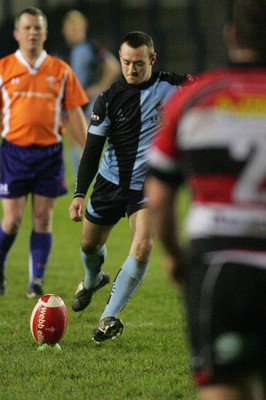 05.02.10 Cardiff RFC v Pontypool RFC - Principality Premiership - Cardiff's Gareth Davies opens the scoring with a penalty.  