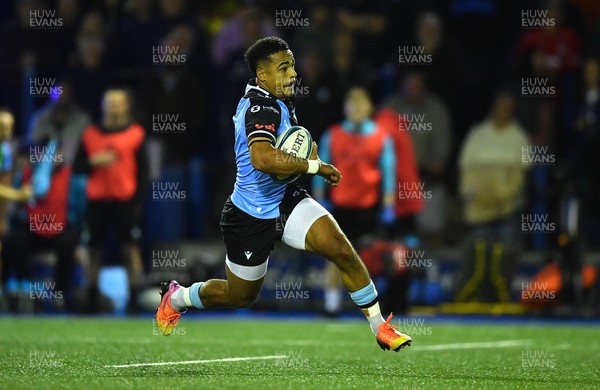 290923 - Cardiff Rugby v Scarlets - Preseason Friendly - Theo Cabango of Cardiff runs in for his second try