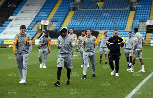 031118 - Carlisle United v Newport County - Sky Bet League 2 - Newport County players take a look at the Brunton Park pitch