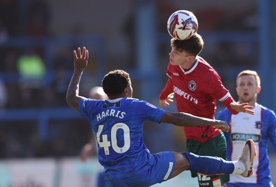 050425 - Carlisle United v Newport County - Sky Bet League 2 - Joe Thomas of Newport and Kadeem Harris of Carlisle