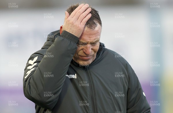 140123 - Carlisle United v Newport County - Sky Bet League 2 - Manager Graham Coughlan of Newport County at 2-0 down