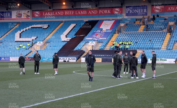150322 - Carlisle United v Newport County - Sky Bet League 2 - The Newport County team arrive and check out the pitch