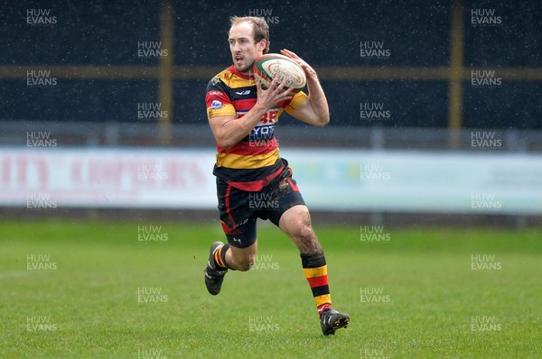 010417 Carmarthen Quins v Bedwas - Fosters Challenge Cup Final - Lee Williams of Carmarthen Quins on the attack