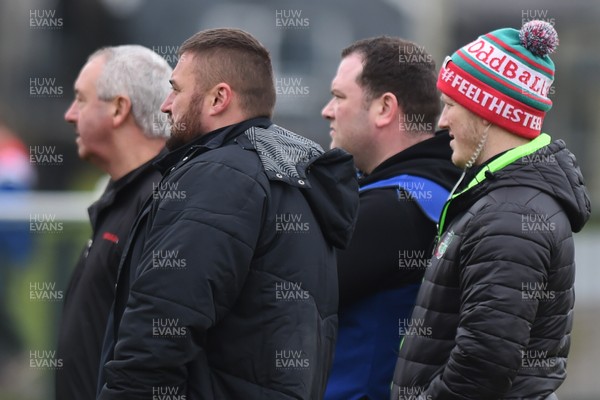 300318 - Carmarthen Quins v Ebbw Vale - Principality Premiership - Greg Woods Head Coach of Ebbw Vale with coaches