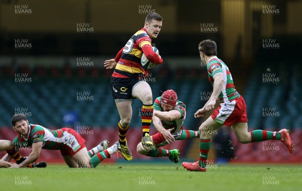 010516 - Carmarthen Quins v Llandovery - SSE SWALEC Cup Final - Lolo Evans of Carmarthen makes a break