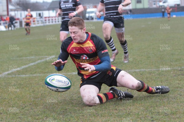 130413 - Camarthen Quins v Pontypridd - Swalec Cup Semi Final - Carmarthen Quins Alex Pickersgill scores