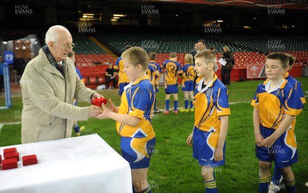 170413 - Castell Nedd School v Tywyn School - Under 11 Schools Final - 