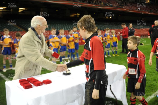 170413 - Castell Nedd School v Tywyn School - Under 11 Schools Final - 