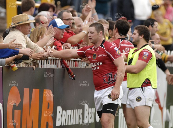 13.09.09 - Catleford Tigers v Celtic Crusaders - Super League -  Crusaders Steve Tyrer with the fans at the end of the match 