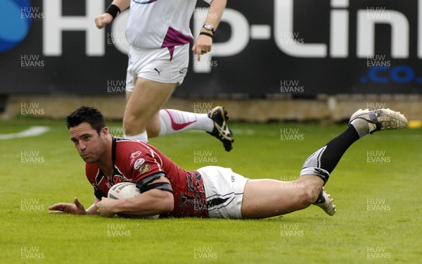 13.09.09 - Catleford Tigers v Celtic Crusaders - Super League -  Crusaders Ryan O'Hara scores.   