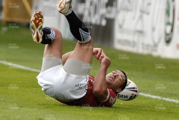 13.09.09 - Catleford Tigers v Celtic Crusaders - Super League -  Crusaders Lincoln Withers scores his first try. 