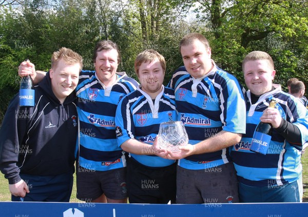 040513 Cathays RFC - Division 7 Champions -Cathays RFC celebrate winning Division 7