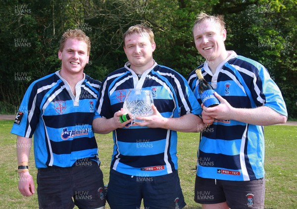 040513 Cathays RFC - Division 7 Champions -Cathays RFC celebrate winning Division 7