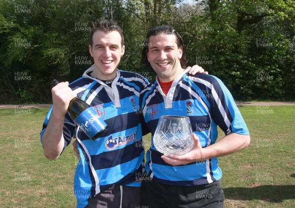 040513 Cathays RFC - Division 7 Champions -Cathays RFC celebrate winning Division 7