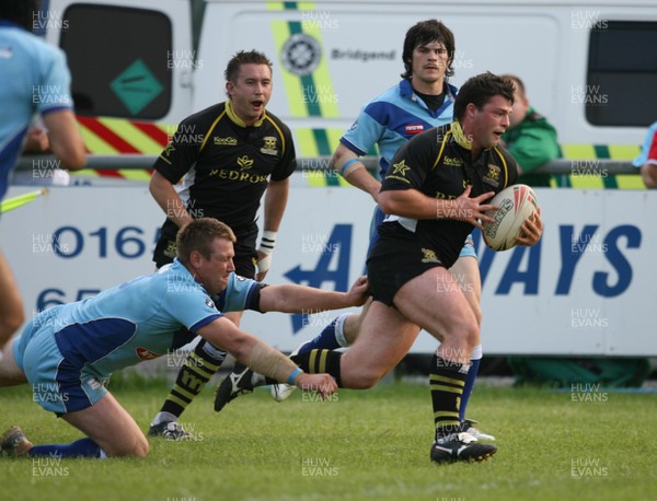 09.06.07 Celtic Crusaders V Barrow Raiders Crusaders Neil Budworth runs in to score try. 