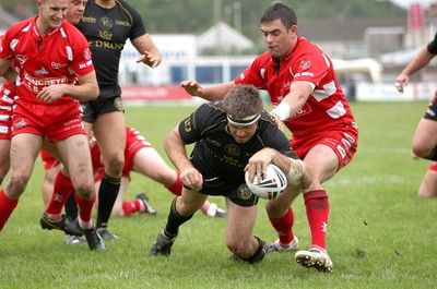 10.08.08 -  Celtic Crusaders v Leigh Centurions. Crusaders Darren Mapp powers over to score try 