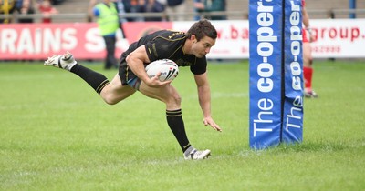 10.08.08 -  Celtic Crusaders v Leigh Centurions. Crusaders Tony Duggan races in to score try 