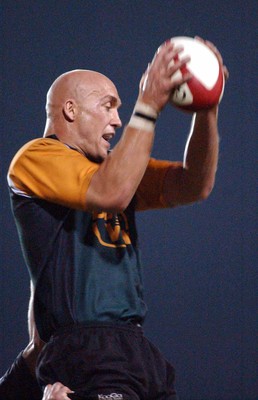 190903 - Celtic Warriors v Glasgow - Celtic Cup - Warriors' Nathan Budgett takes line out ball