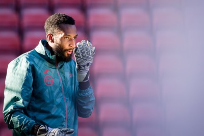 011125 - Charlton Athletic v Swansea City - Sky Bet Championship - Lawrence Vigouroux of Swansea City warming up