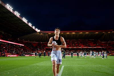 011125 - Charlton Athletic v Swansea City - Sky Bet Championship - Jisung Eom of Swansea City