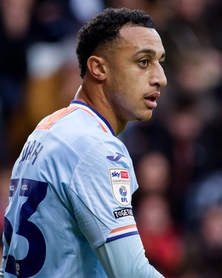 011125 - Charlton Athletic v Swansea City - Sky Bet Championship - Adam Idah of Swansea City