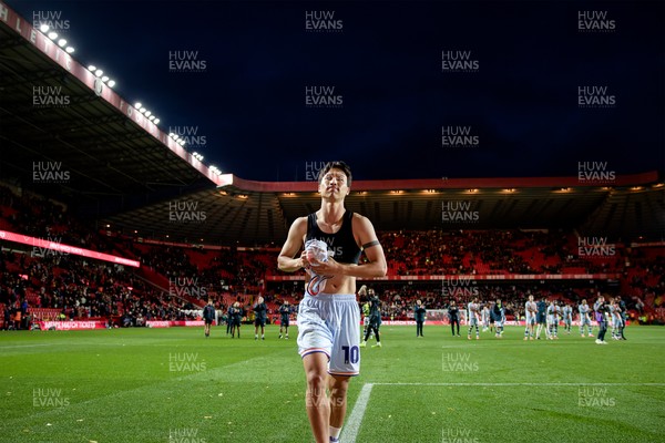 011125 - Charlton Athletic v Swansea City - Sky Bet Championship - Jisung Eom of Swansea City