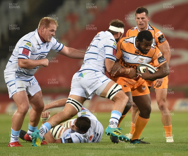 271018 - Toyota Cheetahs v Cardiff Blues - Guinness PRO14 -  Ox Nche of the Toyota Cheetahs in action
