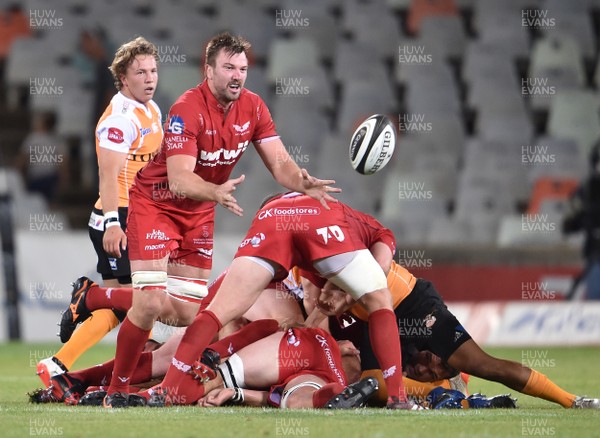 021217 - Toyota Cheetahs v Scarlets - Guinness PRO14 -  David Bulbring of the Scarlets