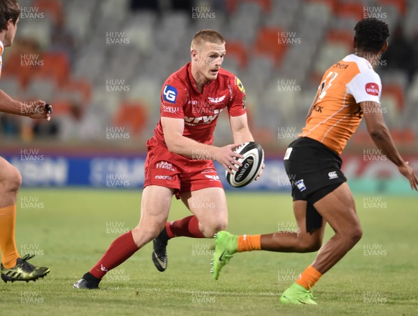 021217 - Toyota Cheetahs v Scarlets - Guinness PRO14 -  Johnny McNicholl of the Scarlets