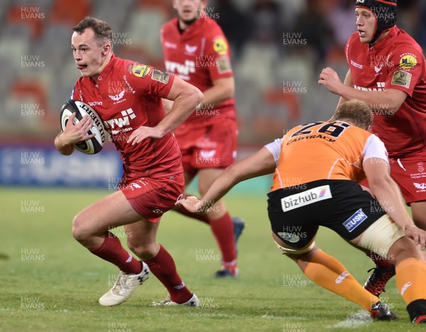 021217 - Toyota Cheetahs v Scarlets - Guinness PRO14 -  Ioan Nicholas of the Scarlets