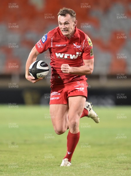 021217 - Toyota Cheetahs v Scarlets - Guinness PRO14 -  Ioan Nicholas of the Scarlets