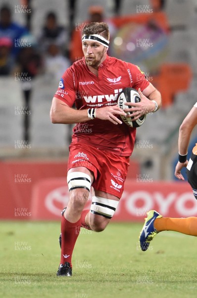 021217 - Toyota Cheetahs v Scarlets - Guinness PRO14 -  Steven Cummins of the Scarlets 