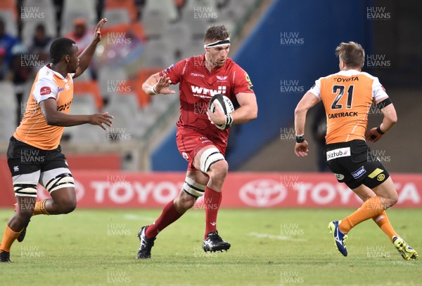 021217 - Toyota Cheetahs v Scarlets - Guinness PRO14 -  Steven Cummins of the Scarlets 