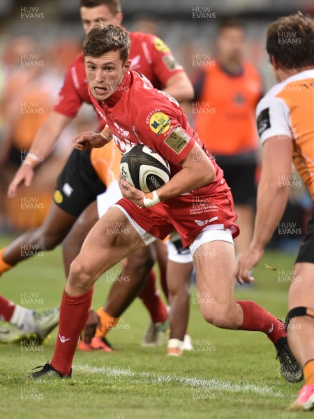 021217 - Toyota Cheetahs v Scarlets - Guinness PRO14 -  Morgan Williams of the Scarlets