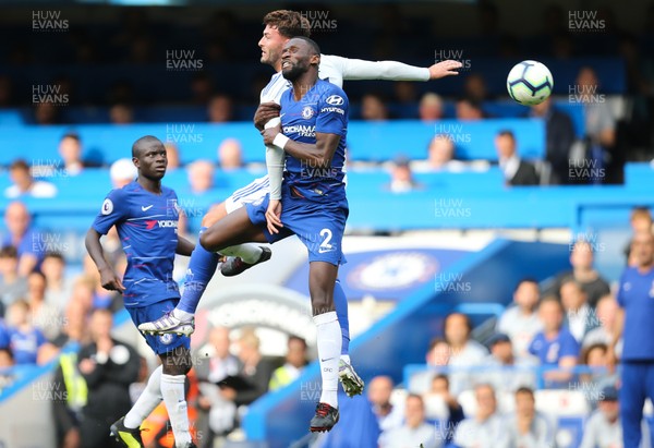 150918 - Chelsea v Cardiff City, Premier League - Gary Madine of Cardiff City and Antonio Rudiger of Chelsea compete for the ball