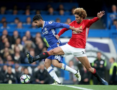 231016 - Chelsea vs Manchester United - Premier League -Diego Costa gets away from Marouane Fellaini