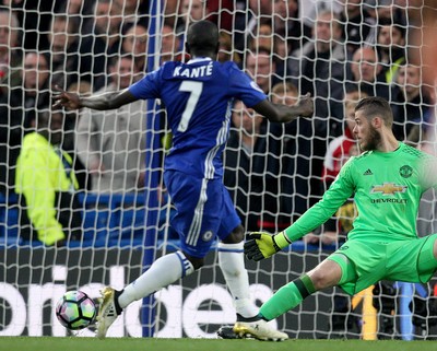 231016 - Chelsea vs Manchester United - Premier League -N'Golo Kante scores Chelsea's 4th goal