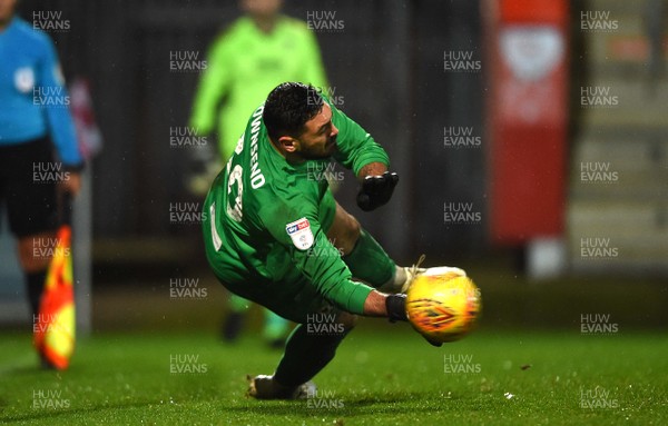 041218 - Cheltenham Town v Newport County - Checkatrade Trophy - Nick Townsend of Newport County during the penalty shoot out