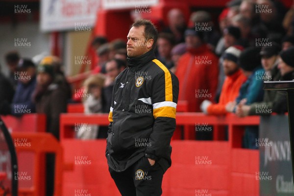 241118 - Cheltenham Town v Newport County - EFL SkyBet League 2 - Manager of Newport County Michael Flynn is frustrated