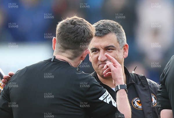 080325 - Chesterfield v Newport County - Sky Bet League 2 - Referee Michael Barlow gestures to Newport manager Nelson Jardin at the end of the match