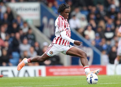 270925 - Chesterfield v Newport County - Sky Bet League 2 - Habeeb Ogunneye of Newport