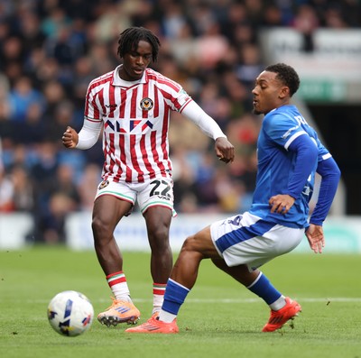 270925 - Chesterfield v Newport County - Sky Bet League 2 - Habeeb Ogunneye of Newport and Lewis Gordon of Chesterfield