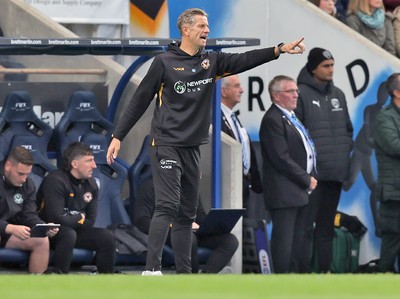 270925 - Chesterfield v Newport County - Sky Bet League 2 - Newport manager David Hughes directs the team