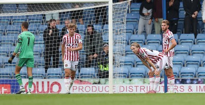 270925 - Chesterfield v Newport County - Sky Bet League 2 - Reaction from Sammy Braybrooke of Newport and team on goal from Chesterfield
