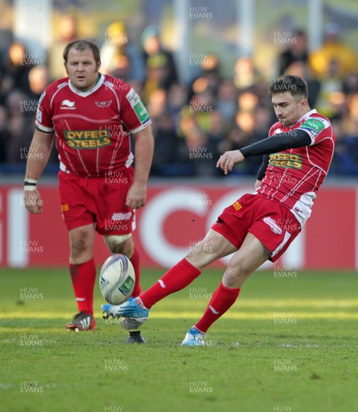 071213 - Clermont Auvergne v Scarlets - Heineken Cup - Jordan Williams of Scarlets kicks successfully  