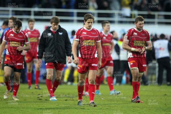 071213 - Clermont Auvergne v Scarlets - Heineken Cup - Scarlets Dejected at full time  