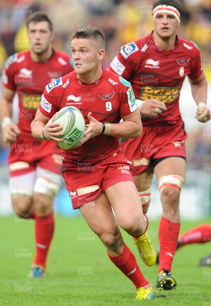 131012 - Clermont Auvergne v Scarlets - Heineken Cup -Tavis Knoyle of Scarlets