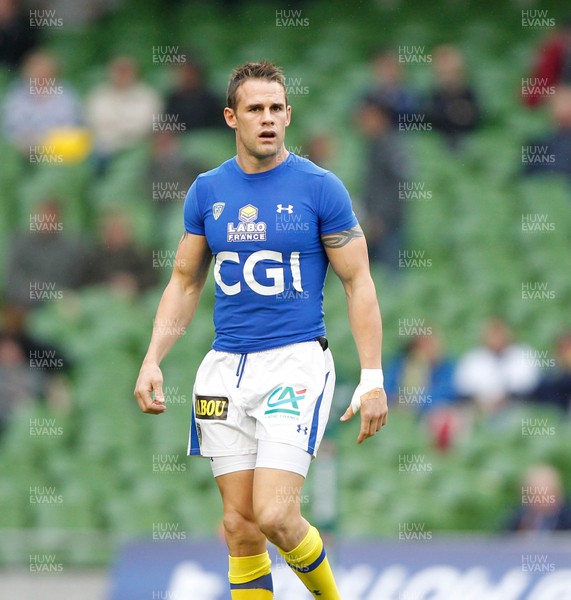 180513 - ASM Clermont Auvergne v Toulon - Heineken Cup Final - Lee Byrne of Clermont Auvergne warms up before the game 