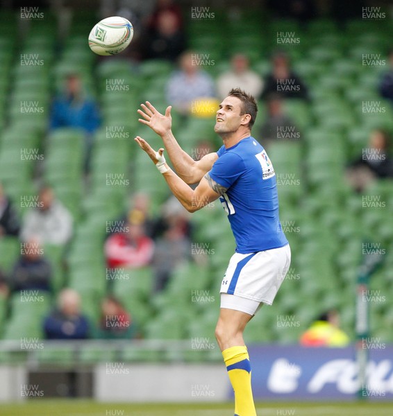 180513 - ASM Clermont Auvergne v Toulon - Heineken Cup Final - Lee Byrne of Clermont Auvergne warms up before the game 