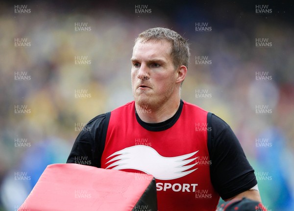 180513 - ASM Clermont Auvergne v Toulon - Heineken Cup Final - Gethin Jenkins of Toulon warms up before the game 